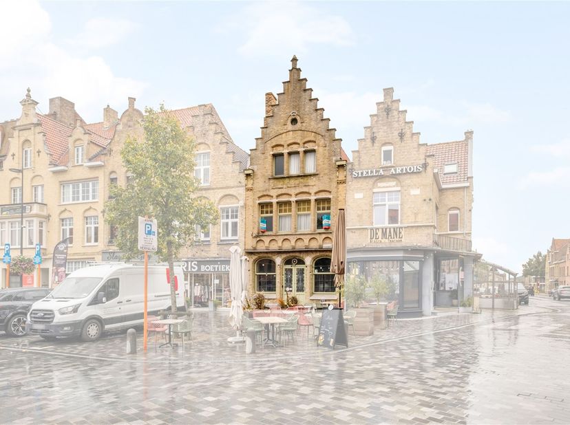 Bedrijfsvastgoed te koop in Grote Markt 21,
                    8600 Diksmuide