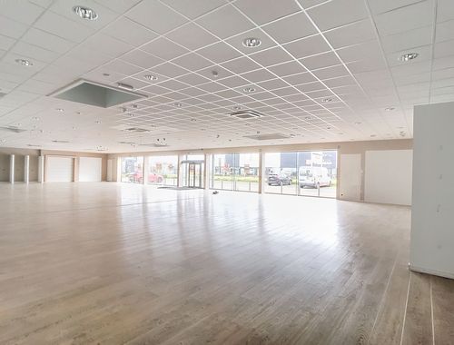                                         Bien commercial à louer à Veurne, € 5.500
