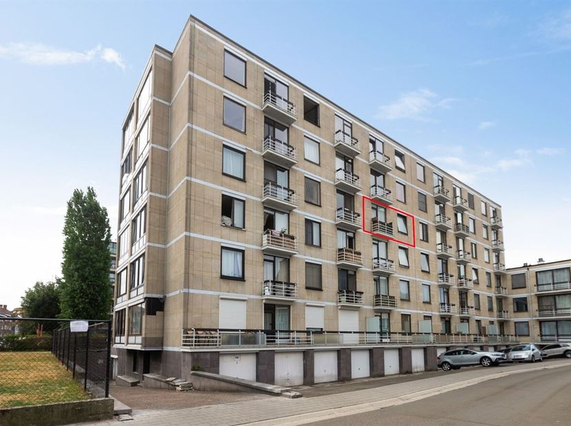 Instapklaar appartement op een uitstekende locatie in Hasselt<br />
Dit appartement bevindt zich op een boogscheut van het bruisende centrum van Hasse
