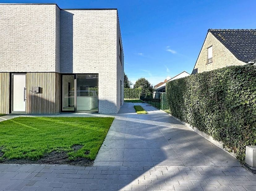Huis te huur in Moerewegel 3 bus a,
                    8680 Koekelare
