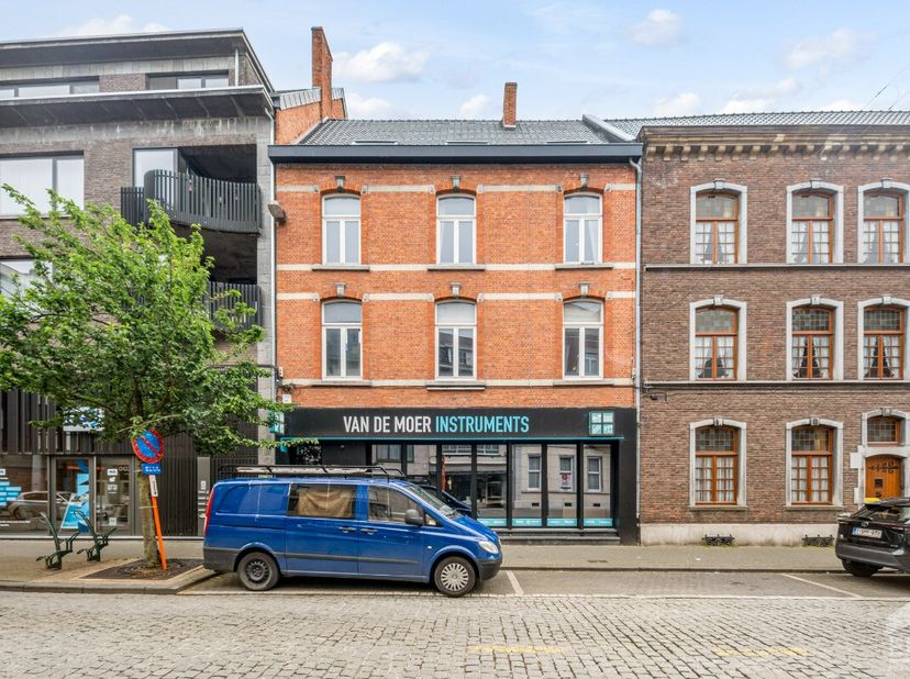 Bien professionnel à vendre
                    à 3500 Hasselt