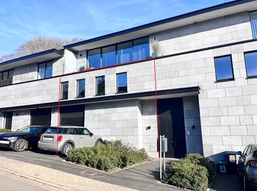 A VOIR RAPIDEMENT <br />
L'immobilière Hendrix vous propose une TRES BELLE maison NEUVE avec jardin de +/- 1 are. Cette maison NEUVE dispose de  3 cha