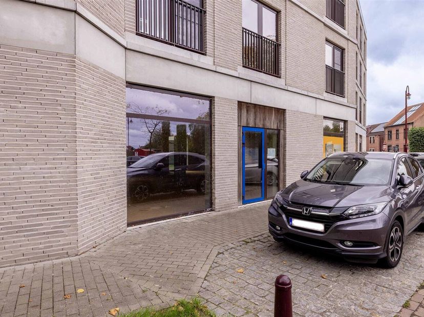 Te koop: 147,99 m² handelsruimte op toplocatie Residentie Aleidis.<br />
EXTRA ACTIE !  te koop handelsruimte + aan te kopen bovengrondse autostaanpla