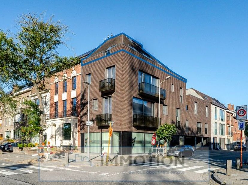 Residentie "LOOFSTRAAT"<br />
<br />
Dit investeringsappartement bevindt zich op de hoek van de Loofstraat en de Pater Beckstraat, op een ideale locat