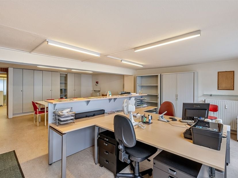 Bien professionnel à vendre
                    à 9000 Gent