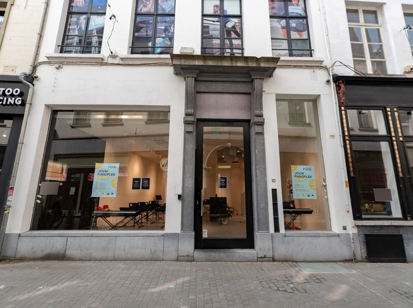 Bedrijfsvastgoed te huur in Schrijnwerkersstraat 10,
                    2000 Antwerpen