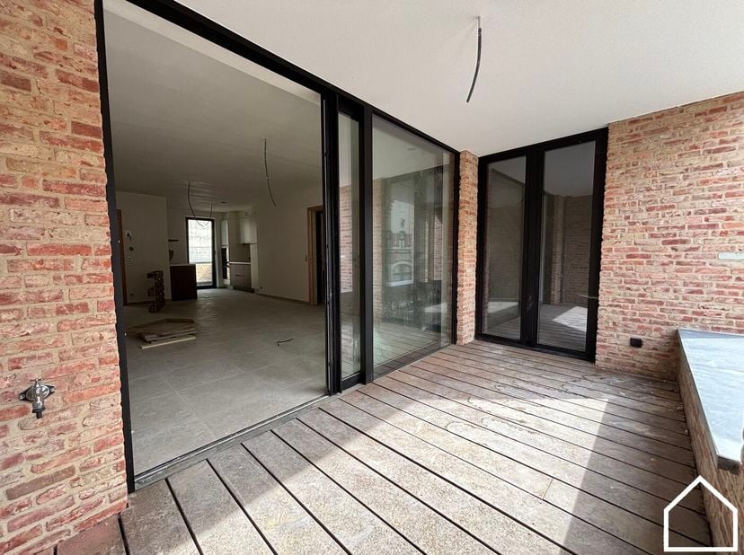 Duplex loft 0101 is gelegen op de eerste en tweede verdieping van Residentie Melrose Place en heeft een totaal oppervlakte van 151,11 m² met daarbij e