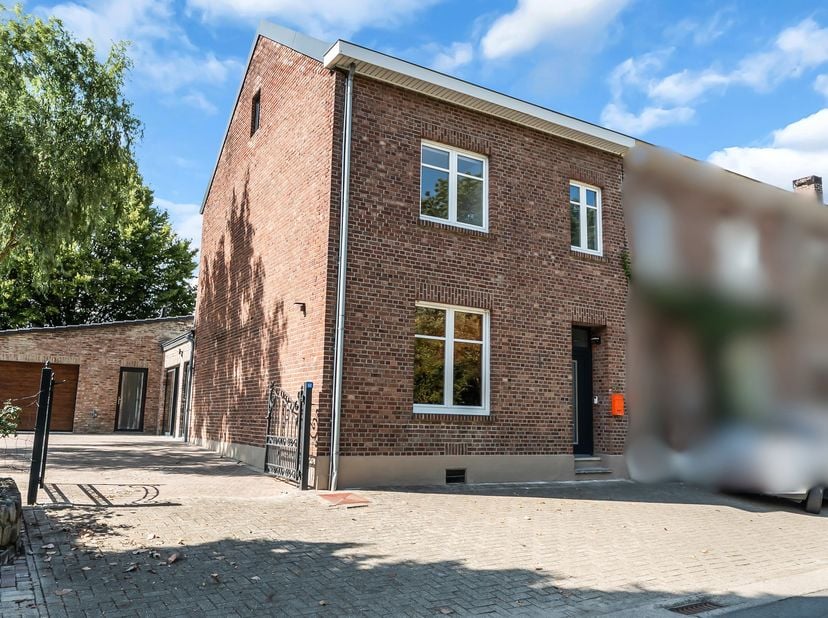 Maison à vendre à Sint-Laurentiusstraat 50,
                    3630 Meeswijk