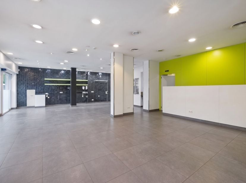 Bedrijfsvastgoed te koop in Beselarestraat 32,
                    8940 Geluwe