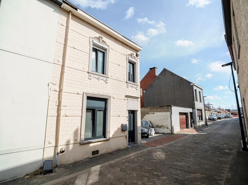 Ruime gezinswoning met prachtig terras en tuin op rustige ligging in Zaventem<br />
In de Tuinwijkstraat 87 te Zaventem bevindt zich deze mooie en rui