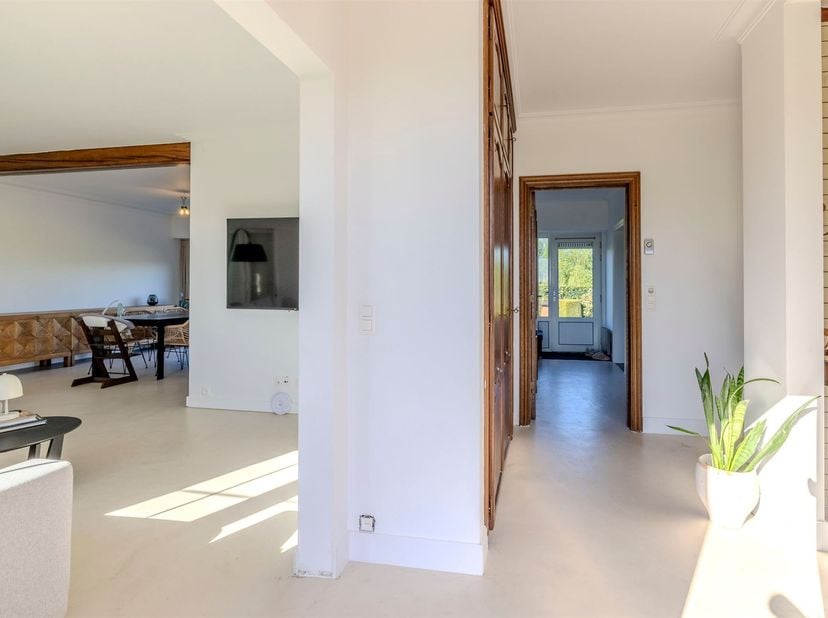Op een uitstekende locatie te Putte (Peulis) bevindt zich deze woning met 2 slaapkamers en bureau en een mooi aangelegde tuin op een perceel van 1568
