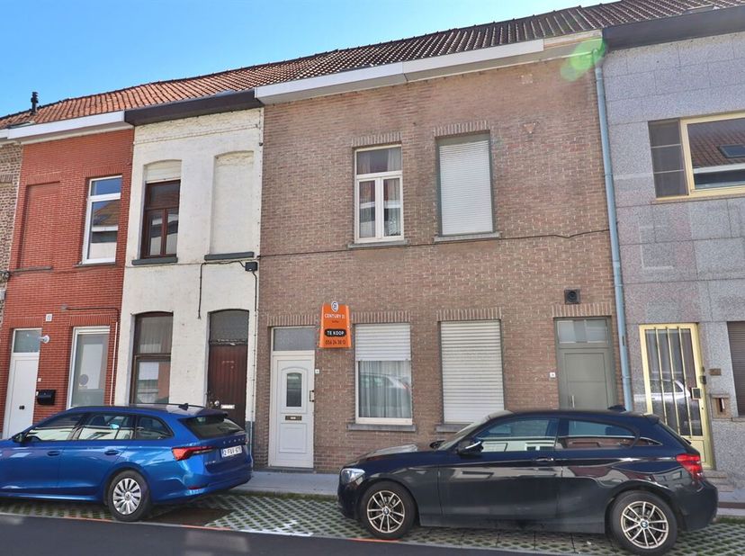 *** QUICK SALE MET BIEDPRIJS VANAF 128.000 EUR *** <br />
RUSTIG GELEGEN STADSWONING<br />
Aansluitend aan het centrum en op enkele passen van het kan