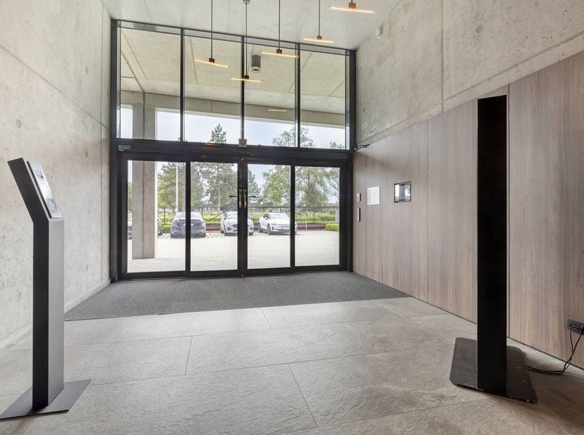 Welkom in de Kleinhoefstraat 11-15 te Geel!<br />
<br />
Op een strategische en vlot bereikbare locatie bieden wij deze exclusieve nieuwbouw kantoorru