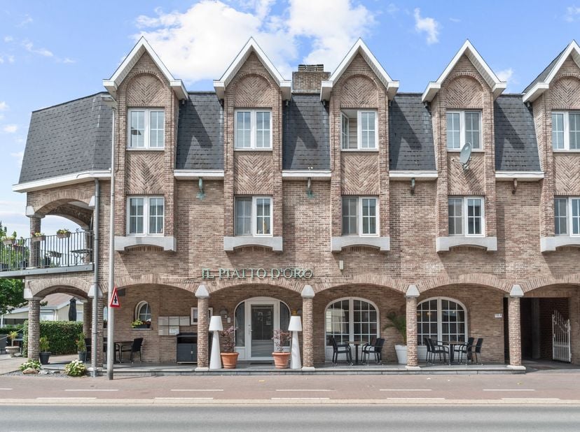 Instapklaar handelspand met gelijkvloers appartement – iconische horecazaak in hartje Maasmechelen<br />
Op zoek naar een unieke opportuniteit in de h