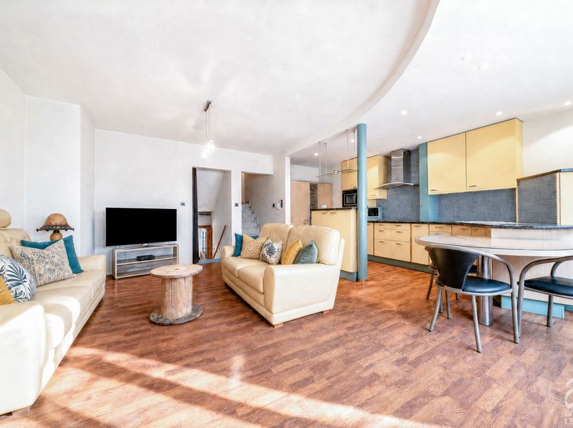 Appartement te koop in Rue des Clairisses 14 bus 13,
                    7500 Tournai