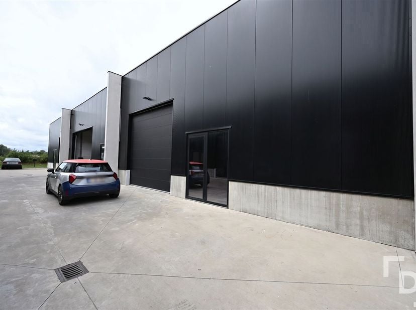 Bien professionnel à louer à Kruiskalsijdestraat 6,
                    8900 Ieper