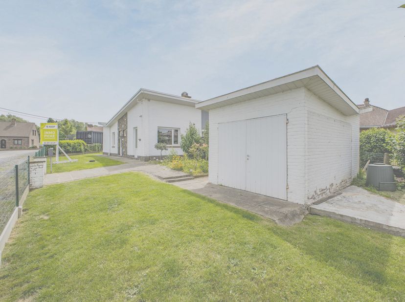 Immo Pické biedt U deze rustig en gunstig gelegen bungalow aan gelegen in de nabijheid van scholen, winkels, openbaar vervoer en de belangrijkste verb