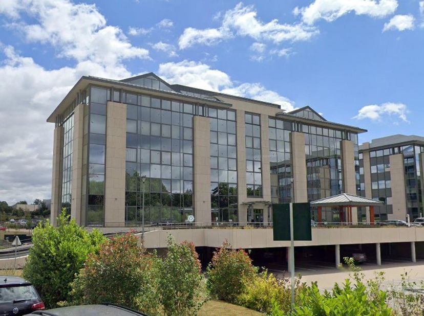 Axis Parc | Beau plateau de bureau modulable  | 892m² au 1er étage | Idéalement situé, en bordure de Louvain-la-Neuve, au bord des grands axes (E411 e