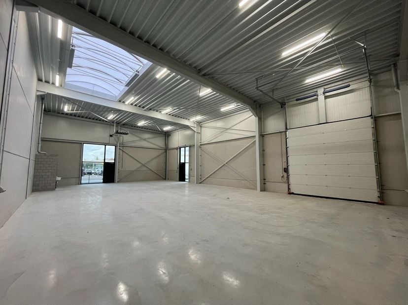 Bien professionnel à louer
                    à 3500 Hasselt