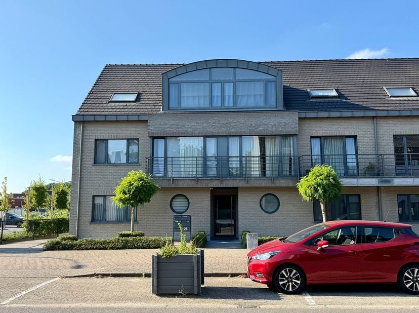 Op een toplocatie in het hart van Sint-Antonius, naast de Colruyt en op wandelafstand van winkels, scholen en openbaar vervoer, bevindt zich dit uitst