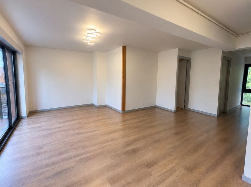 Appartement te huur in Rue Albert Ier 36 bus 3,
                    7600 Péruwelz