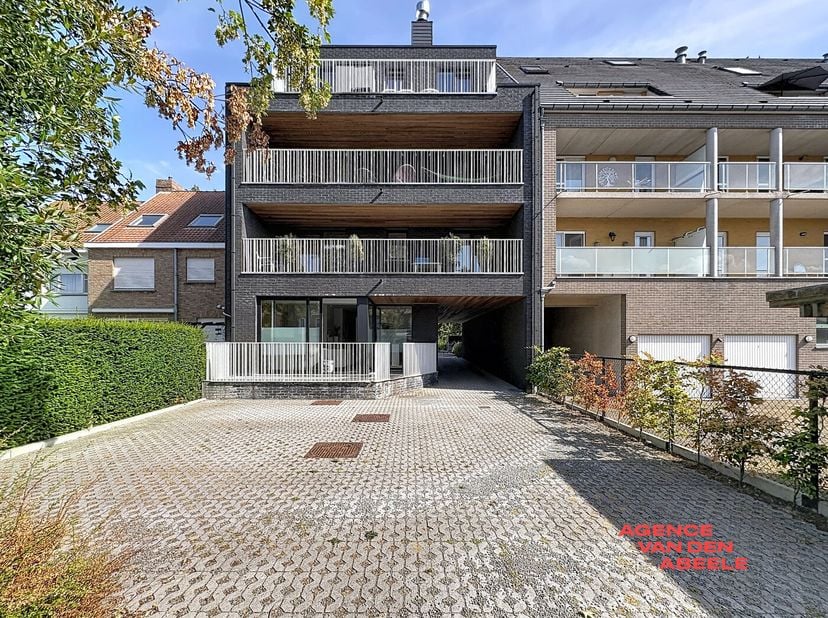 Appartement à louer
                    à 8310 Sint-Kruis