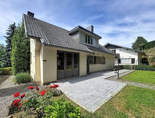                                         Maison à vendre à Ciney, € 280.000
