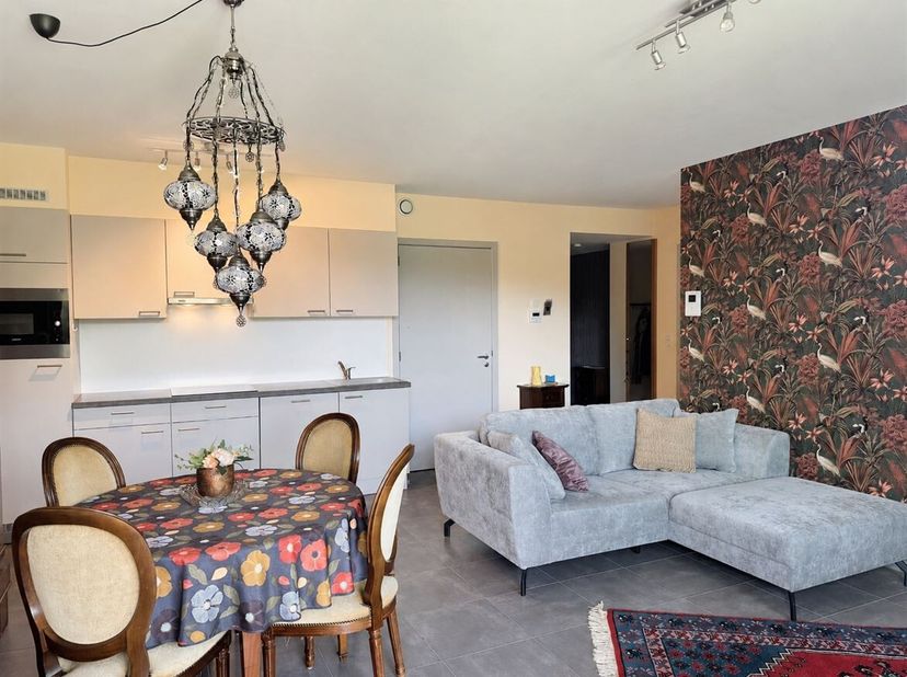 Appartement avec services à louer dans un emplacement de choix à Lier !<br />
Situation<br />
Ce magnifique appartement avec services est situé dans u