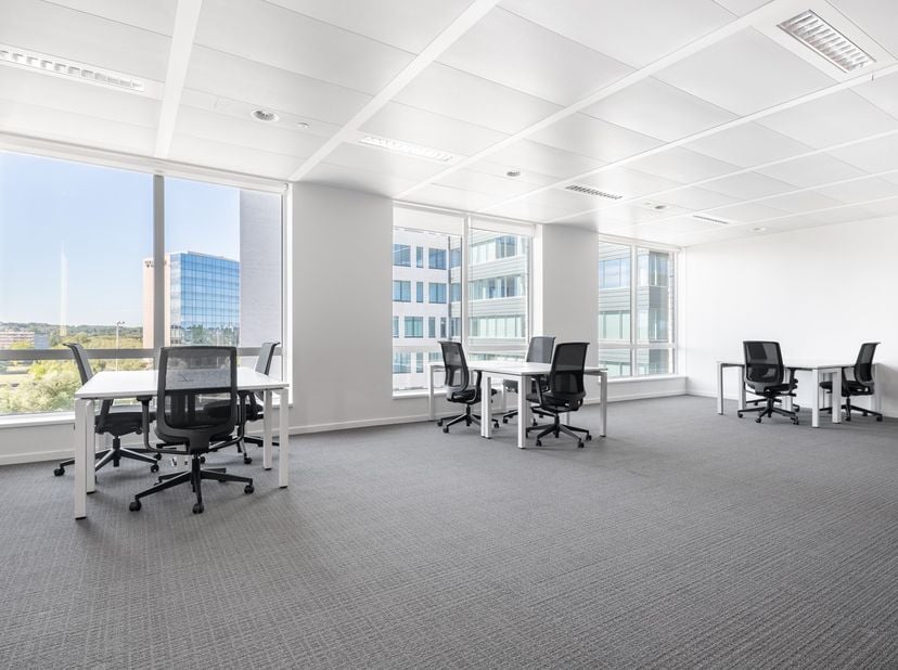 Volledige toegang tot professionele kantoorruimte voor 15 werknemers in Regus West Basilix<br />
<br />
Dit aanbod omvat een eigen kantoorruimte met s