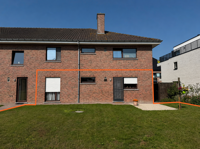 Bezoekmoment maandag 10/08 van 17u tot 18u<br />
Bevestig je aanwezigheid via Matthijs@immogeernaert.be<br />
Dit ruime appartement bevindt zich in he