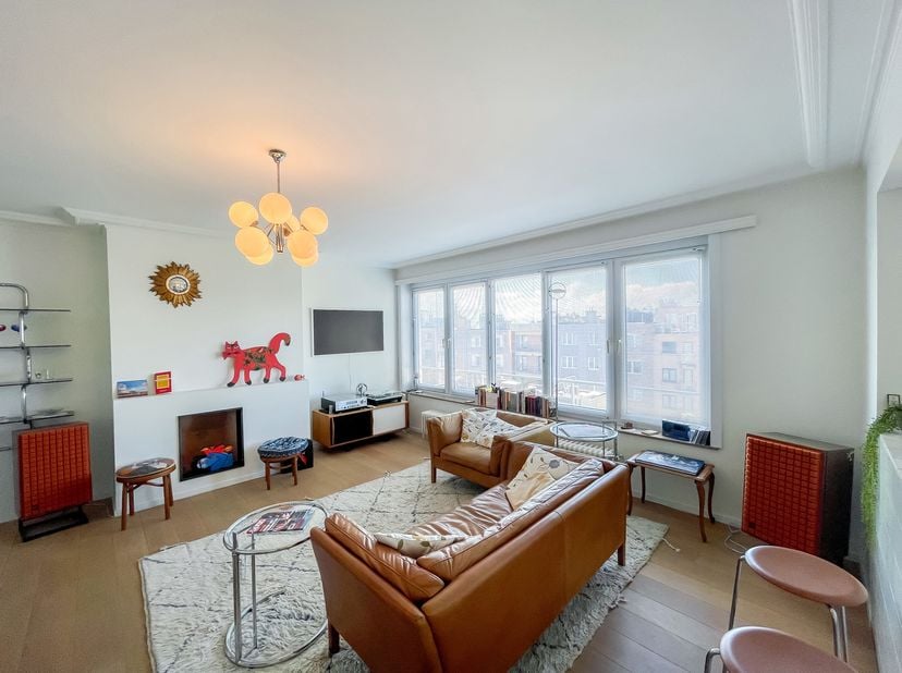 Voor meer informatie contacteer Daan Seys, 0491/06.97.30.<br />
Dit appartement (8ste verdieping) is zeer centraal gelegen in Oostende, op een uiterst