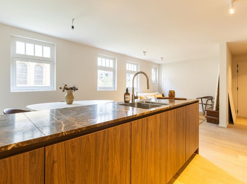 De Panne: Uniek duplex-appartement te koop! Unieke locatie, unieke residentie, prachtige afwerking! Dit duplex-appartement bevindt zich in de hoogwaar