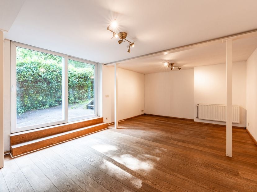 WOLUWE-SAINT-LAMBERT, à deux pas du Shopping de Woluwe, très bel APPARTEMENT DUPLEX (2ch/1sdb/PEB: D+) de +-95m² avec terrasse, joli JARDIN plein SUD