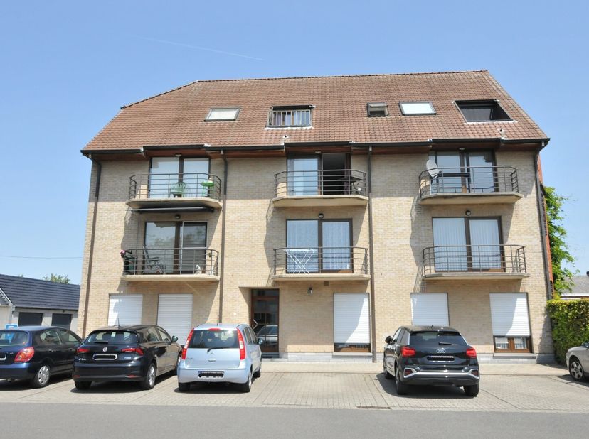 Dit appartement bevindt zich in residentie De Molen en geniet van een uitstekende ligging op wandelafstand van het centrum van Avelgem, met winkels, h
