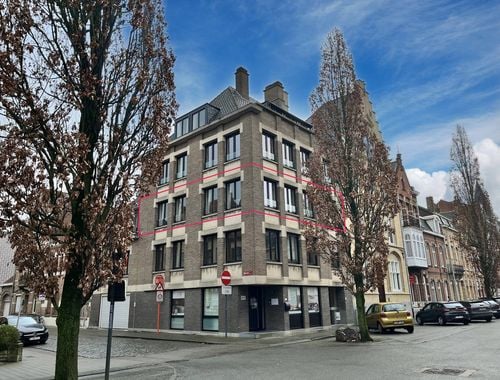                                         Appartement à louer à Ieper, € 700
