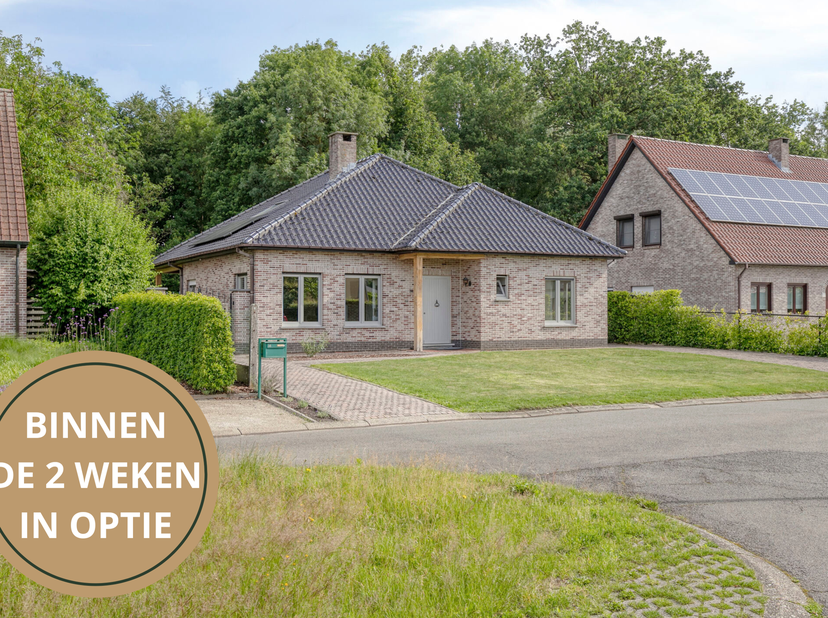 In het landelijke en rustige Bouwel bevindt zich deze verzorgde, alleenstaande woning op een mooi perceel van 720 m². Dankzij de mooie en zonnige ligg