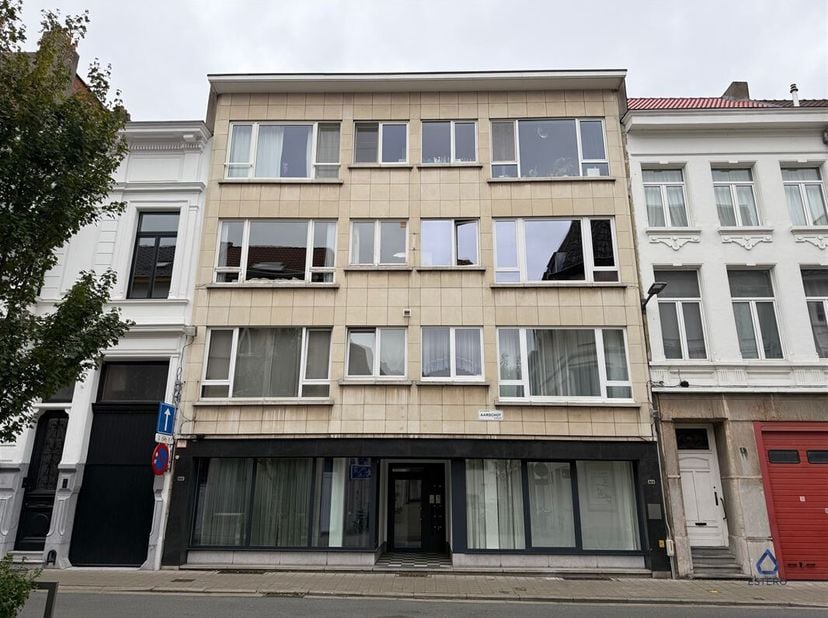 Stijlvol appartement op toplocatie    <br />
Dit appartement bevindt zich op een gunstige in de Harmoniewijk. Op wandelafstand van winkels, openbaar v