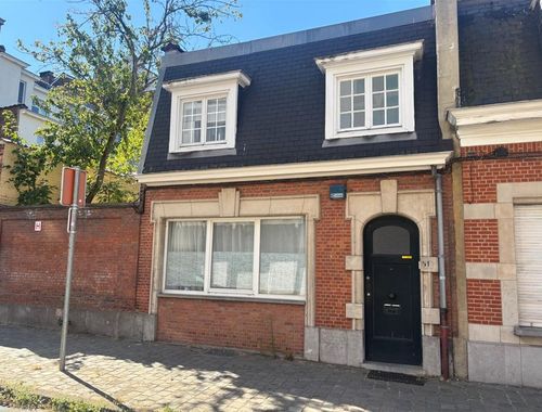                                         Maison unifamiliale à louer à Etterbeek, € 1.600
