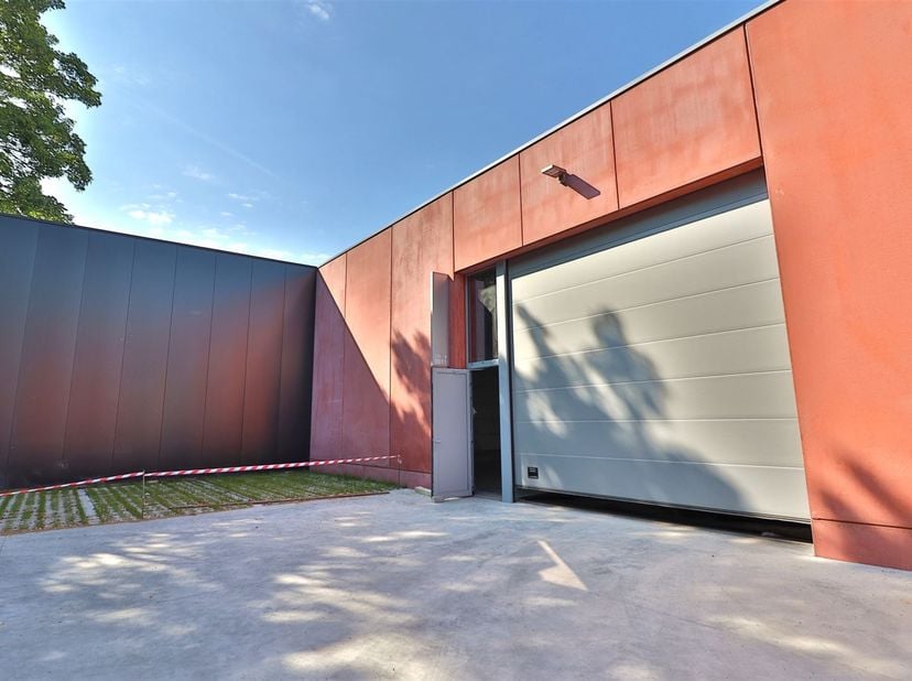 Bien professionnel à vendre
                    à 8500 Kortrijk
