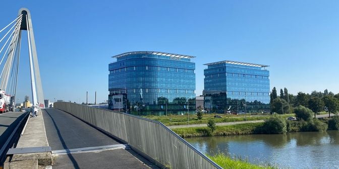 Bien professionnel à louer à Sluisweg 1, 9000 Gent