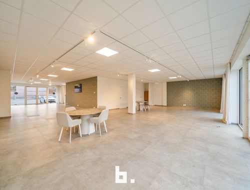                                         Handelszaak te huur in Jabbeke, € 2.000
