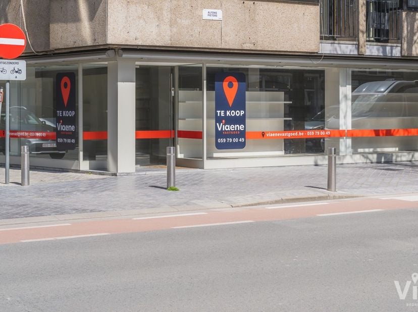 Bedrijfsvastgoed te koop in Alfons Pieterslaan 63,
                    8400 Oostende