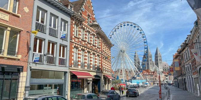 Bien professionnel à louer à 7500 Tournai