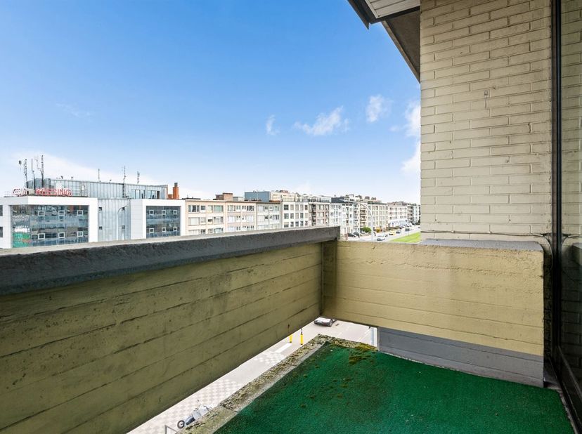 Appartement met 2 slpks, terras en garagebox<br />
Dit appartement op de 4e verdieping met lift is ideaal gelegen aan de Bisschoppenhoflaan in Deurne.