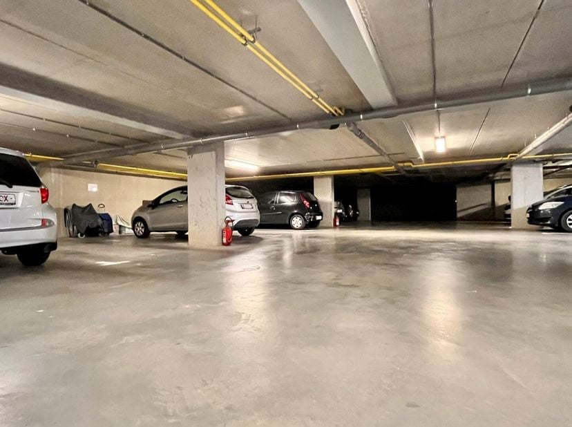 Heeft u interesse? Bekijk deze ondergrondse autostandplaatsen op onze website http://www.domovastgoed.be of contacteer ons op het nummer 011/96.49.96<