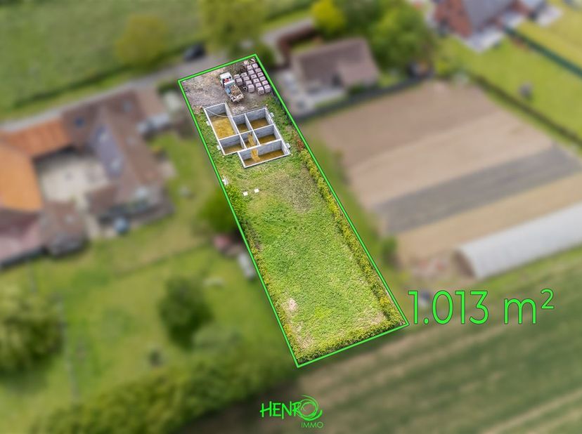 Terrain à bâtir de 1.013 m² avec sous-sol déjà construit – Situation idéale !<br />
<br />
À seulement 15 minutes de Tournai, 25 minutes de Lille et
