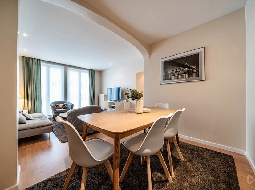 We Invest heeft het genoegen u dit investeringgebouw voor te stellen, ideaal gelegen op een steenworp van het Jourdanplein en het Park Cinquantenaire.