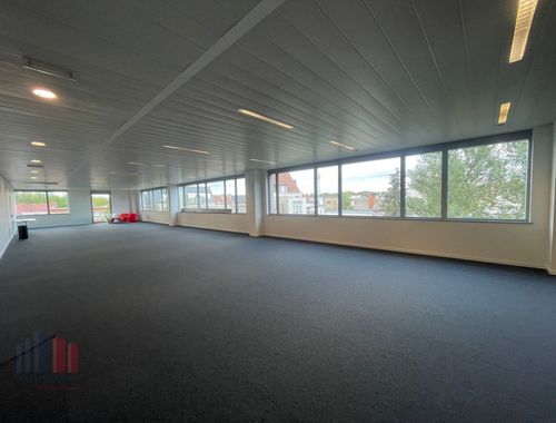                                         Bureaux à louer à Groot-Bijgaarden, € 7.588
