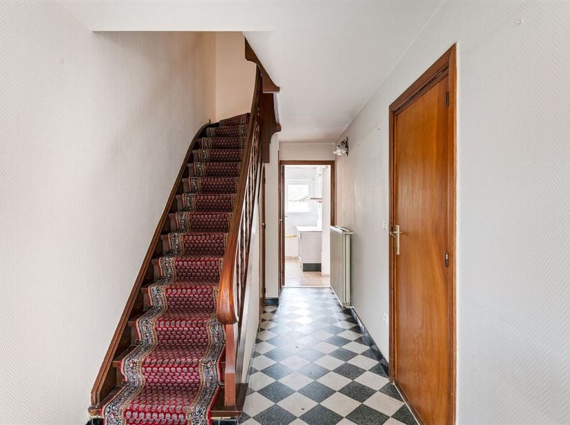 Journée portes ouvertes samedi 14 mars 14:00h - 15:00h<br />
Situation : Cet appartement bel-etage est situé dans la paisible et résidentielle Maurice