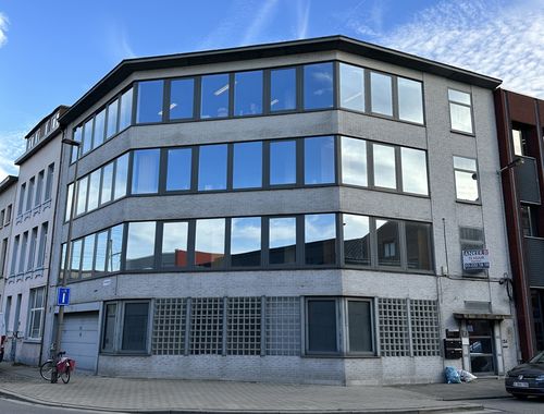                                         Immeuble de bureaux à louer à Antwerpen, € 1.441,67
